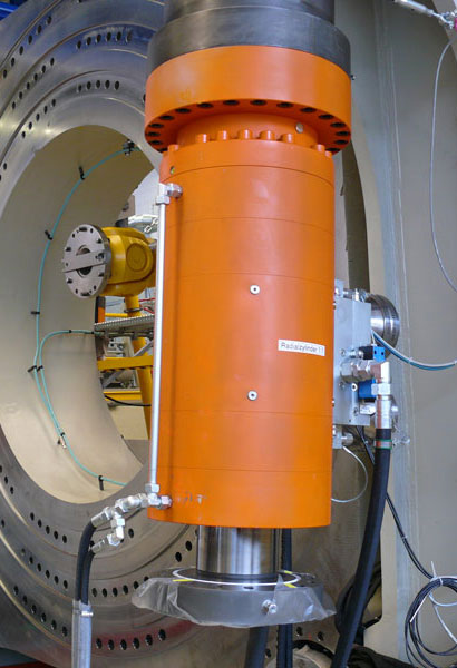 Orange radial servo hydraulic actuator