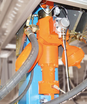 Hänchen test actuator Photo test actuator with bladder and diaphragm accumulator